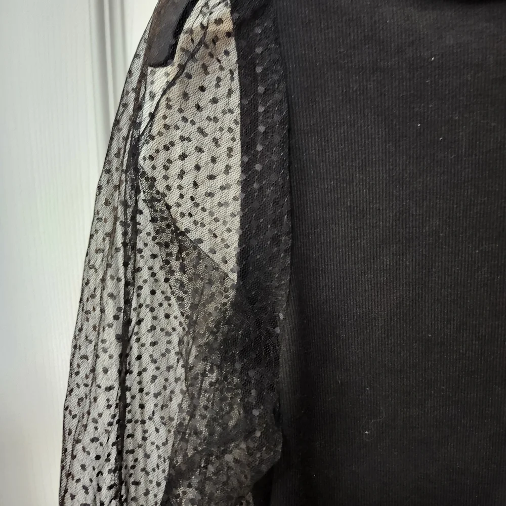 Lulus Black Mesh Balloon Sleeve Mock Neck Try To Keep Up Top Sz S - Picture 4 of 8